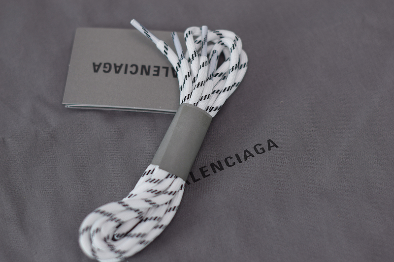 Ba*len*cia*ga triple s