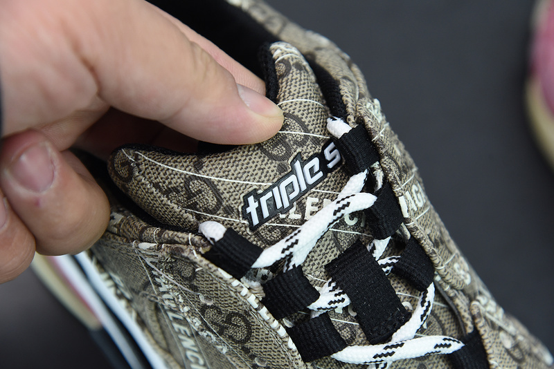 Ba*len*cia*ga triple s