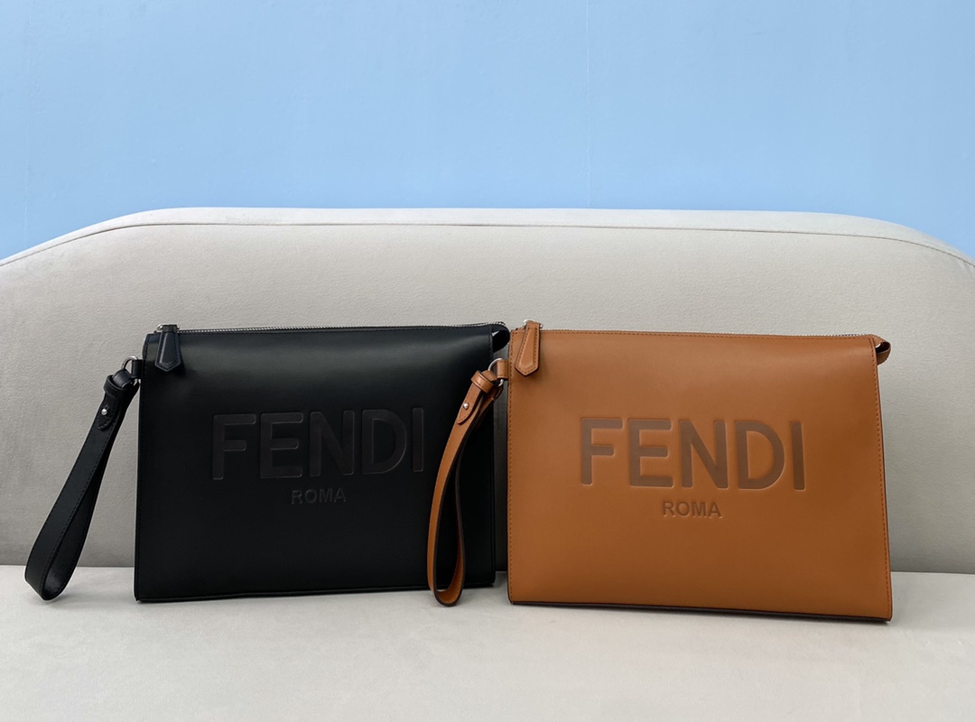 F**di pouch-27x4x20cm