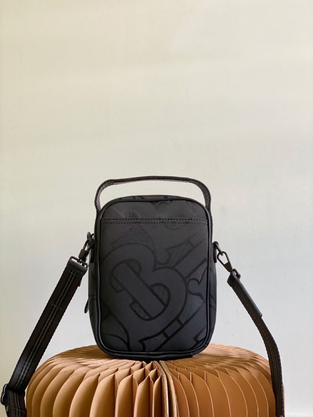 B**rry crossbody bag-14 x 6 x 19.5cm