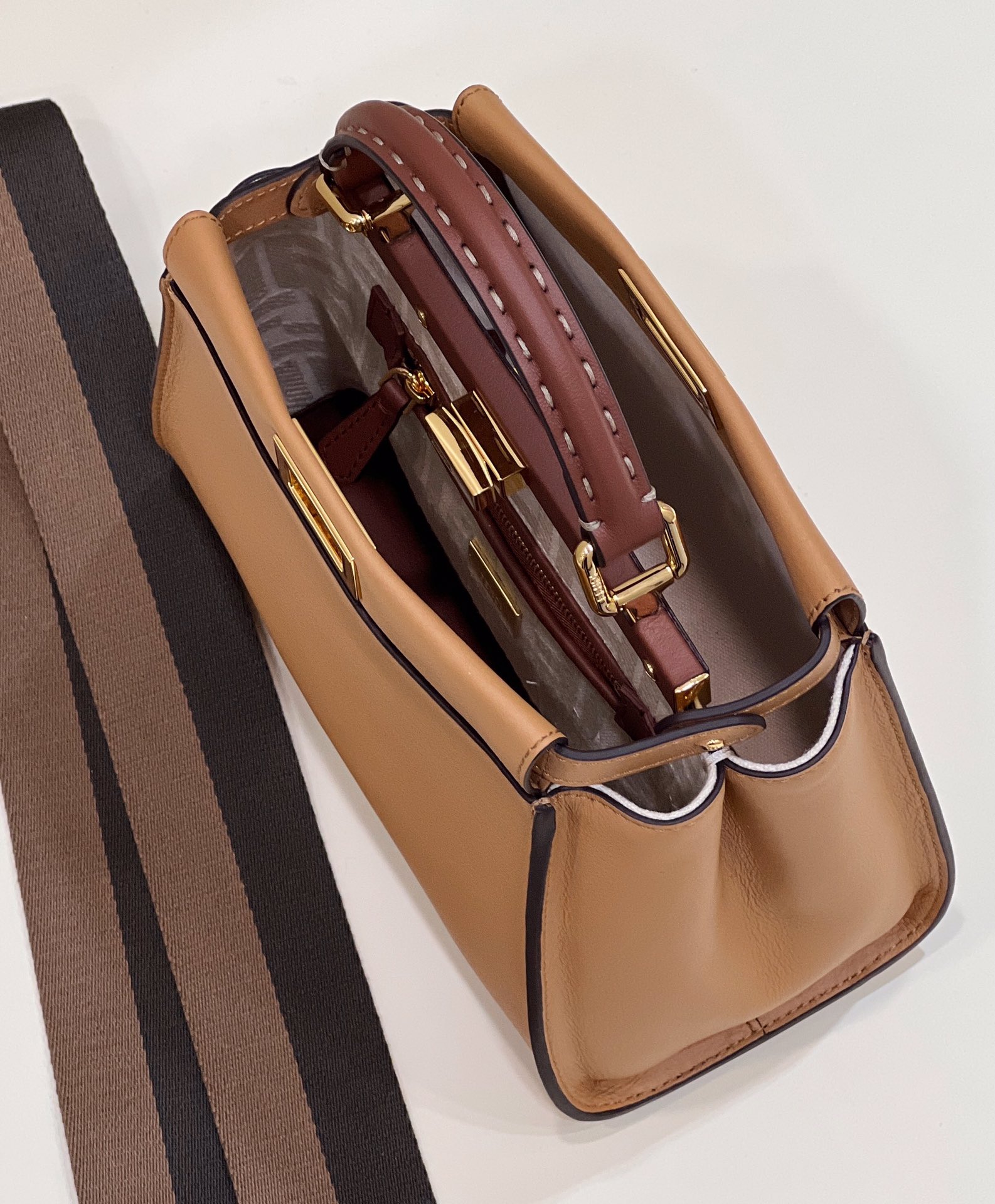 F**di peekabootote-24×7×19cm