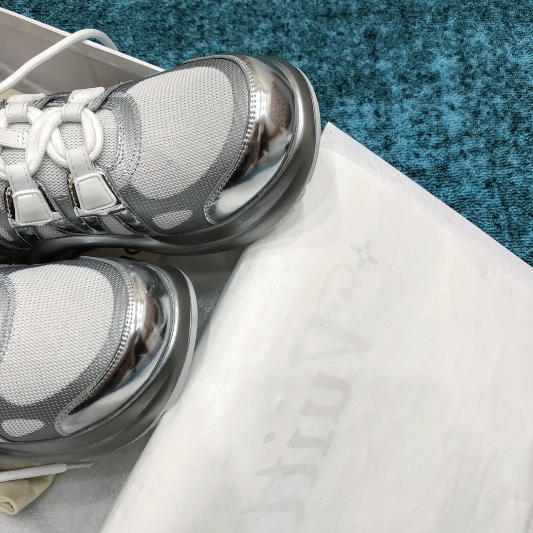 l**is V*t*n archlight sneaker