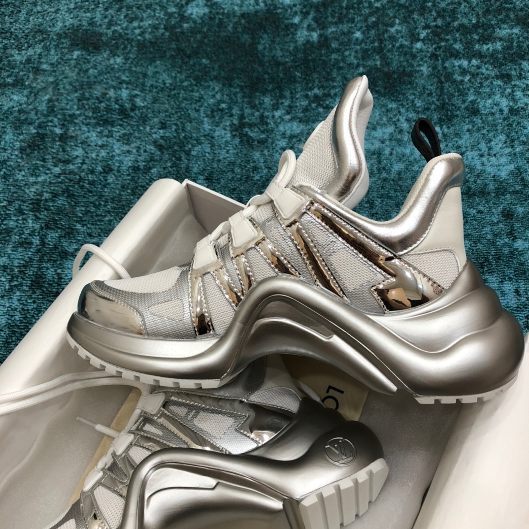 l**is V*t*n archlight sneaker