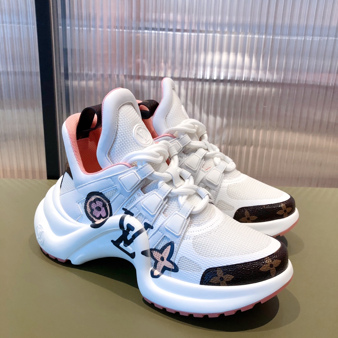 l**is V*t*n archlight sneaker