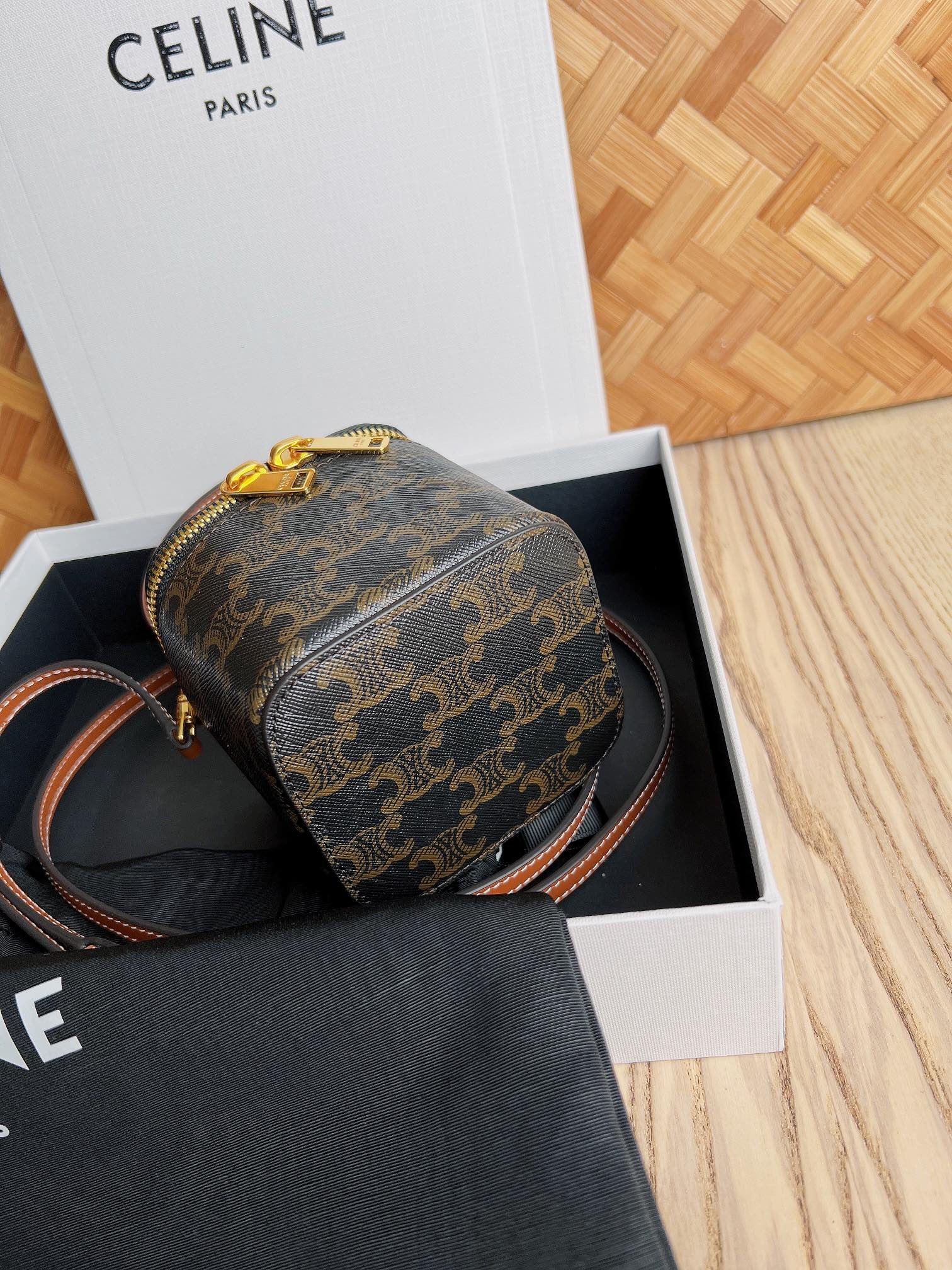 Ce**e cubic box bag-9×9.5×9cm