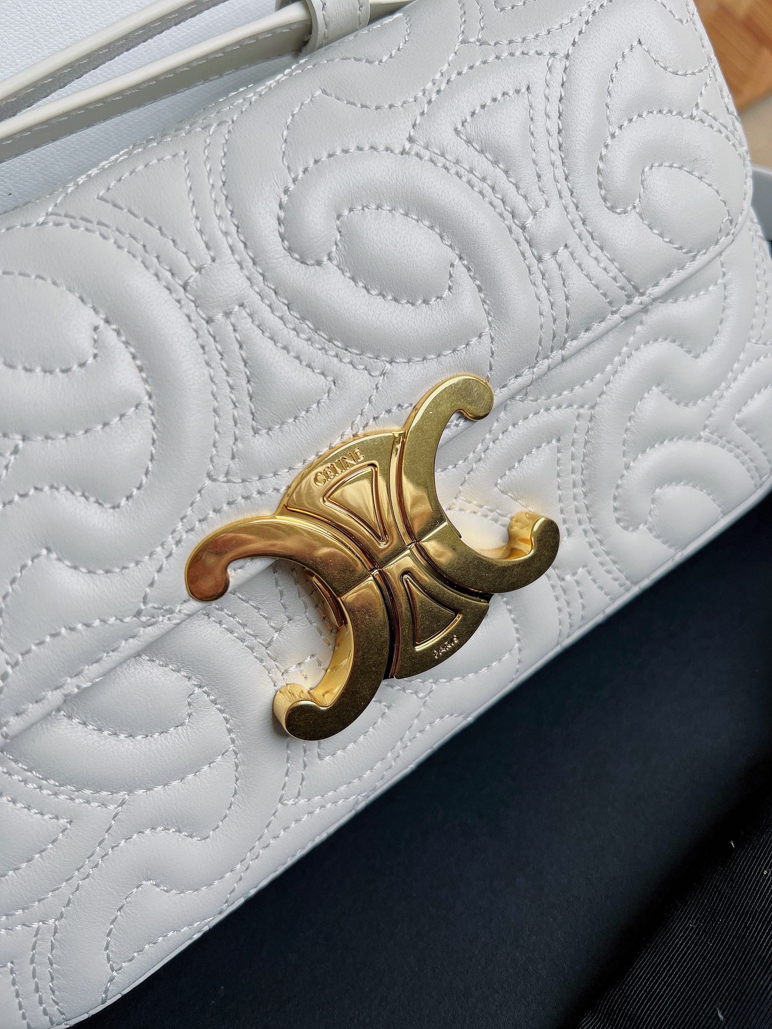 Ce**e quilted lambtriomphe bag-20 x 10 x 4cm