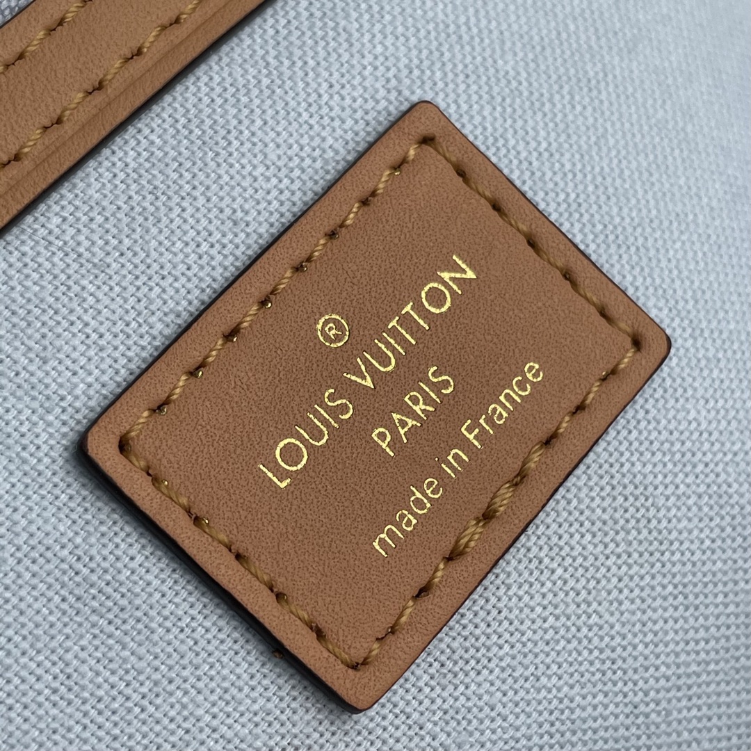 l**is V*t*n speedy-30x21x17cm