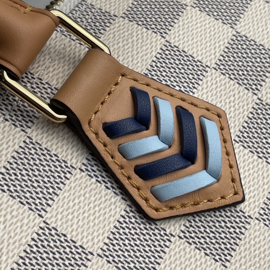 l**is V*t*n speedy-30x21x17cm