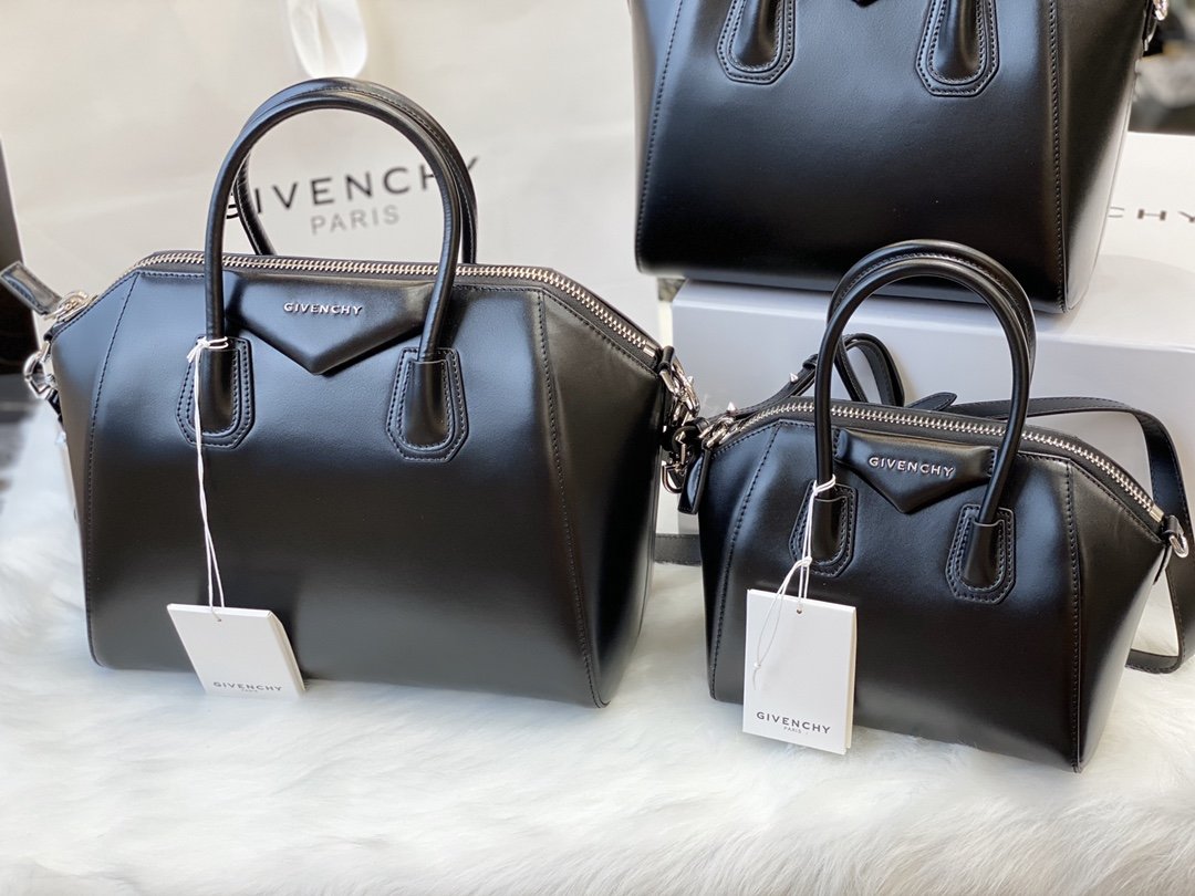 Givenchy Antigona Tote