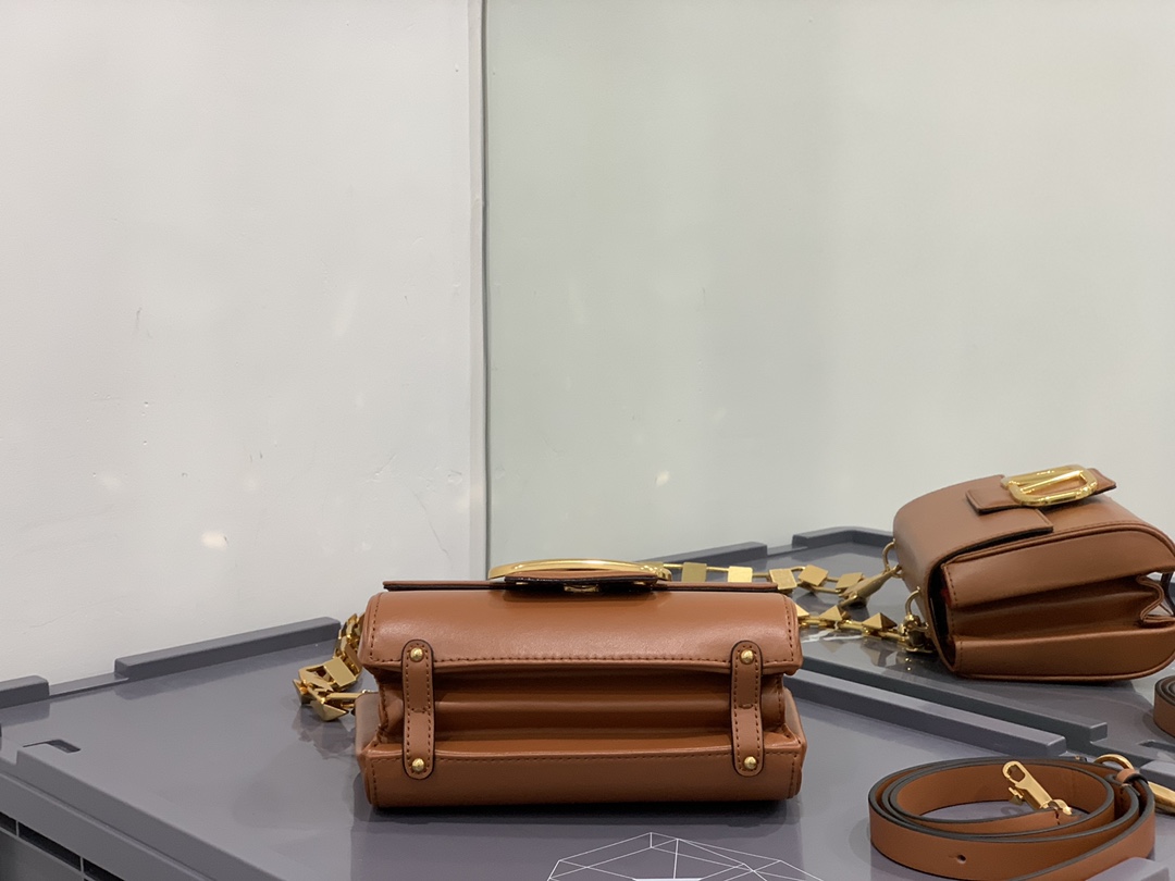 Valentino Handbags-20*15*7CM