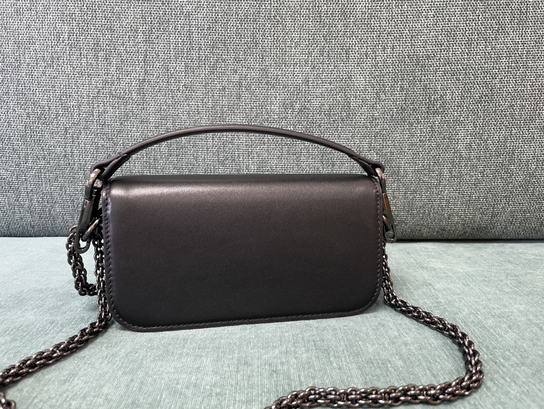 Valentino Handbags-20*15*7CM