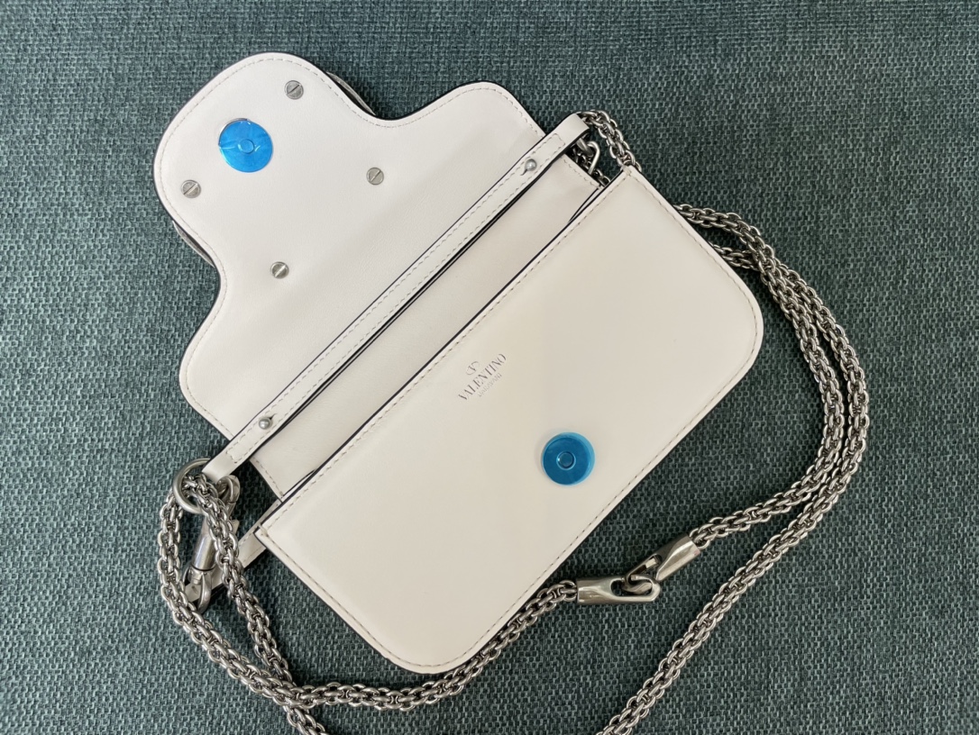 Valentino Handbags-20*15*7CM