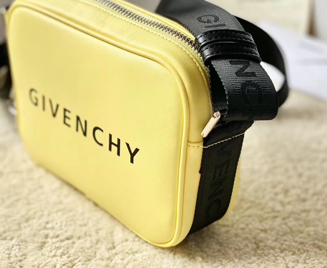 Givenchy Waist Bag-16x11x8CM