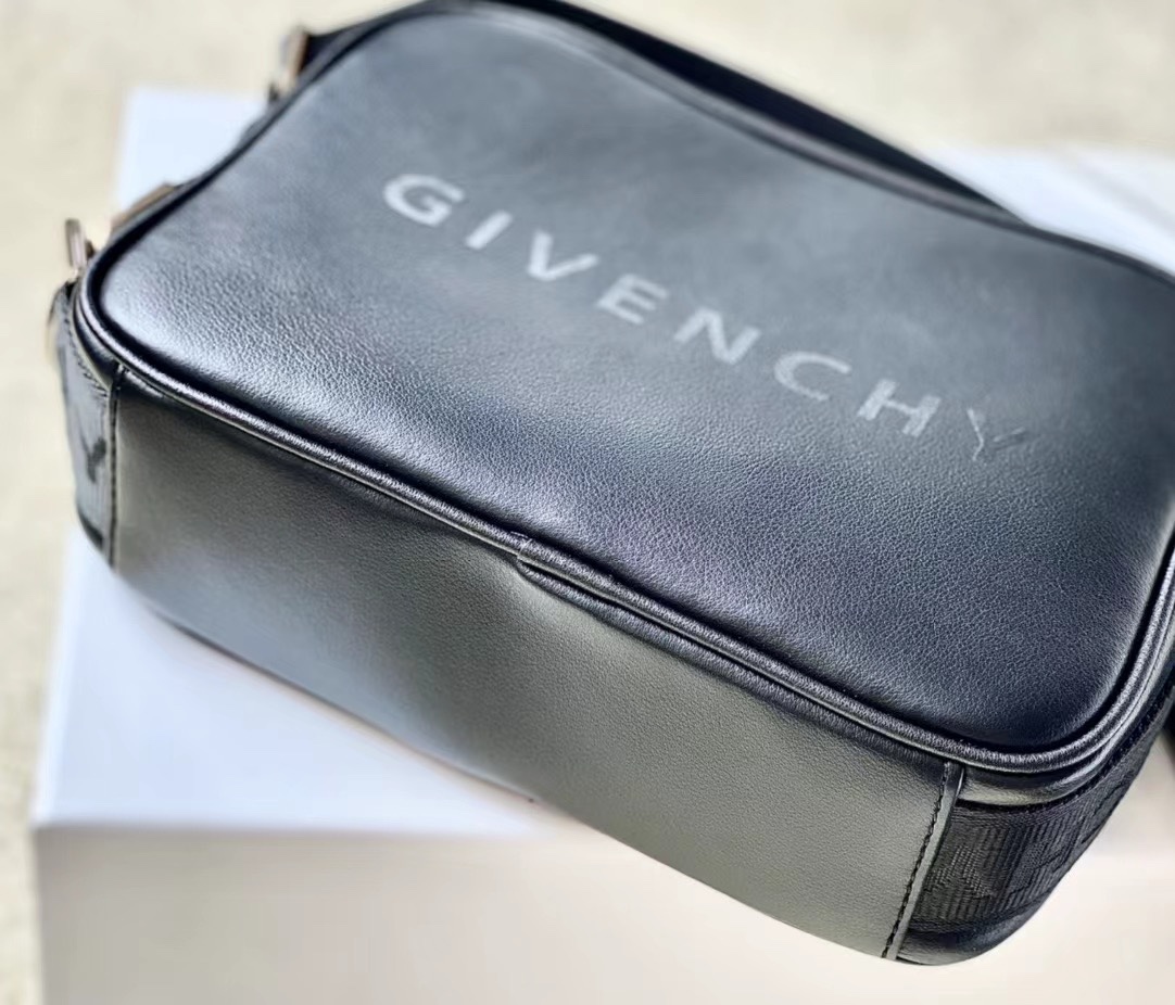 Givenchy Waist Bag-16x11x8CM