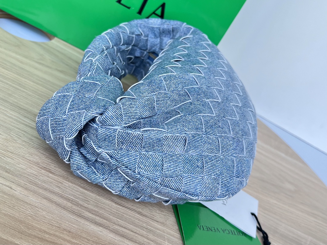 Bo*te*ga ve*ne*ta jodie hobo-23x28x8cm