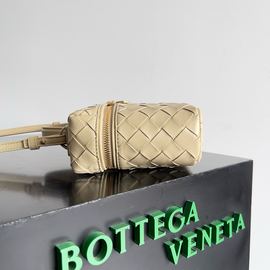 Bo*te*ga ve*ne*ta vanity case bag-22x12.5x5cm