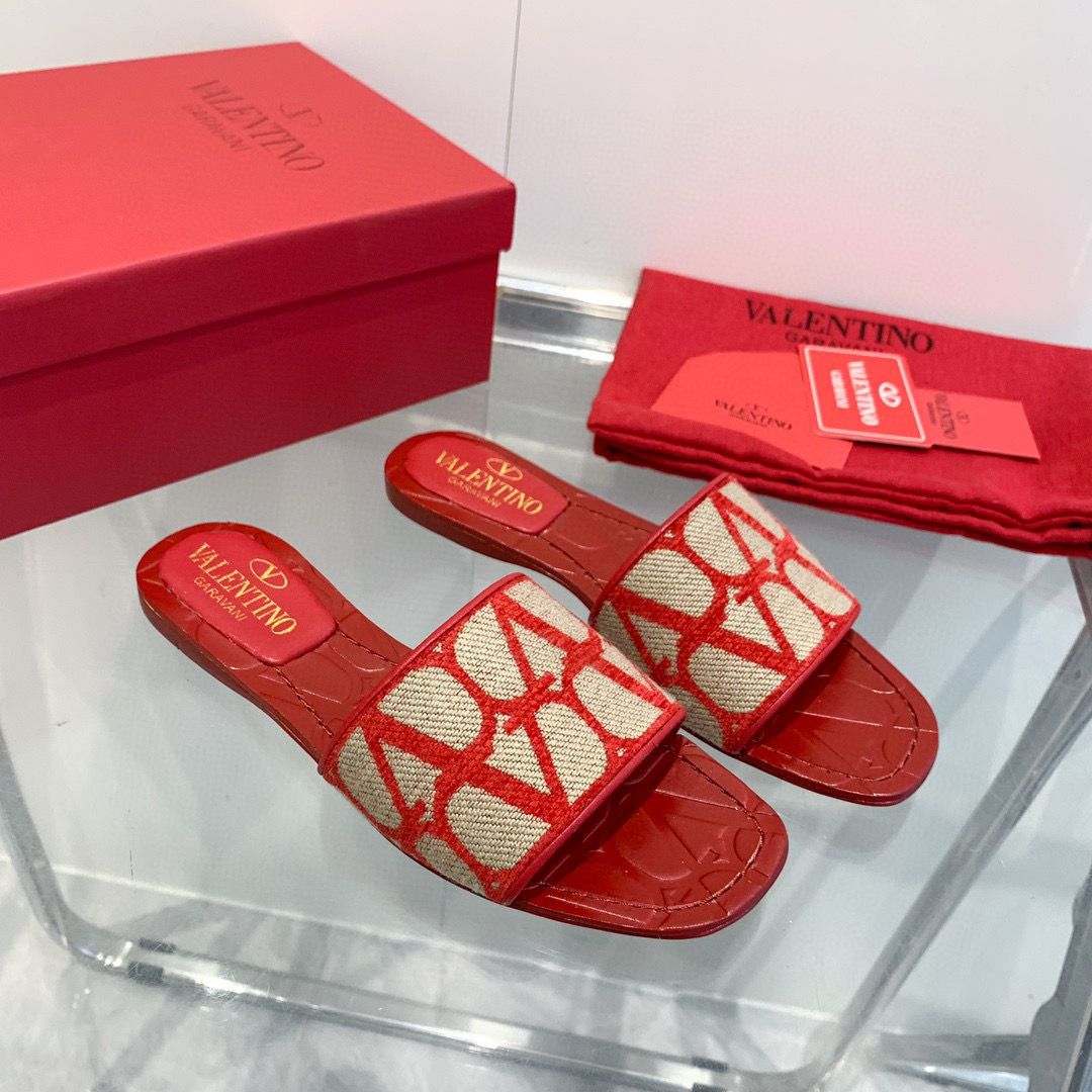 Valentino Slides