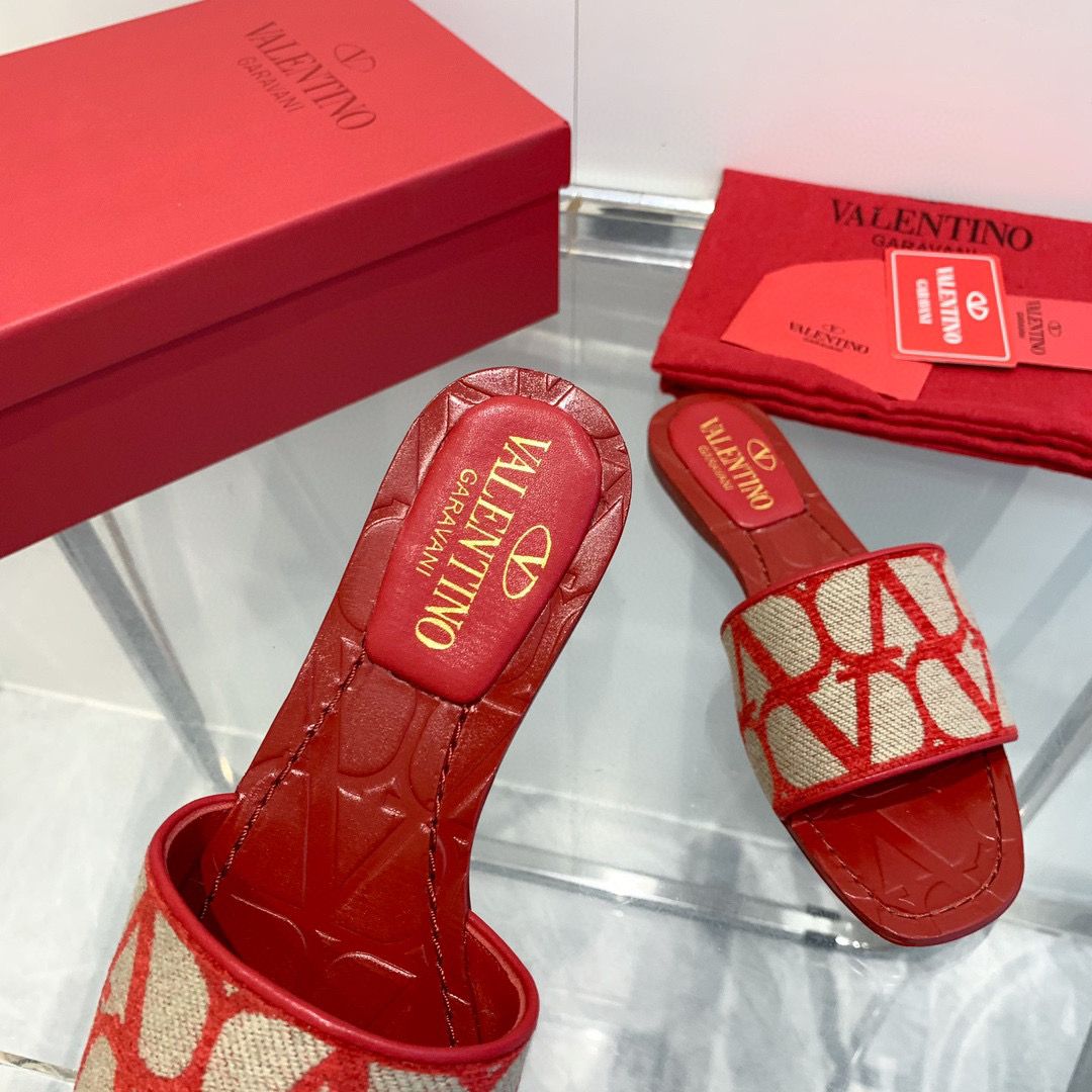 Valentino Slides
