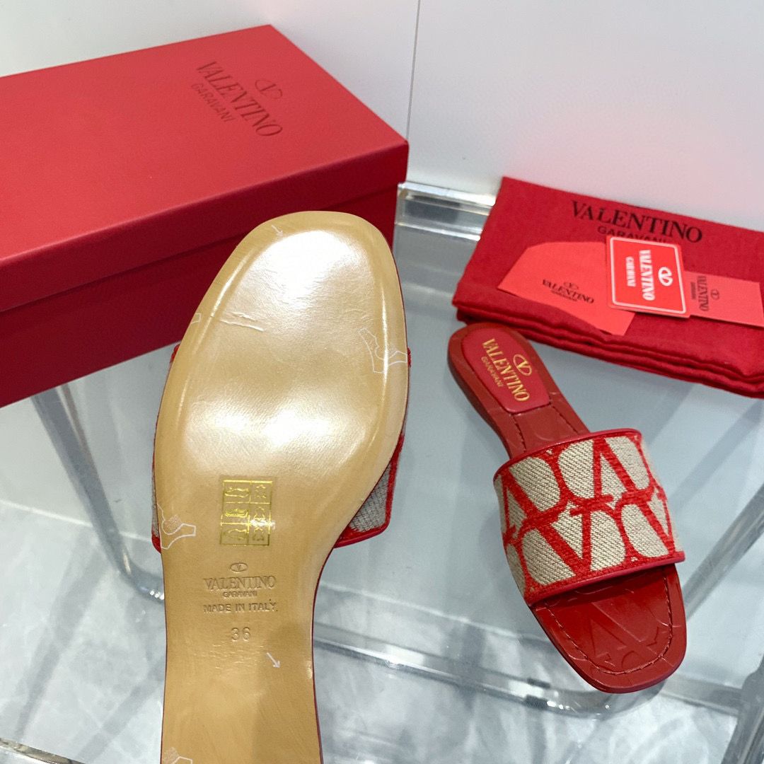 Valentino Slides