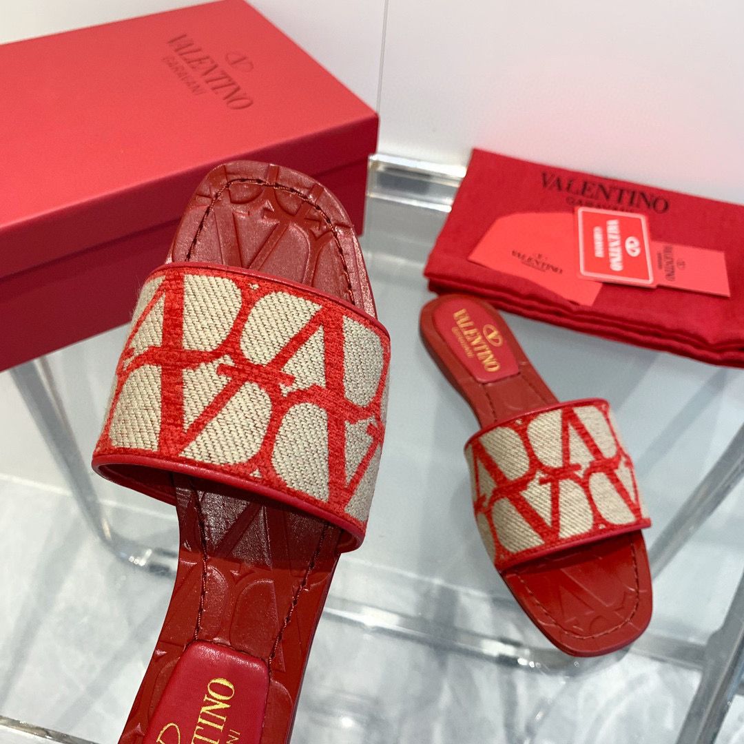 Valentino Slides