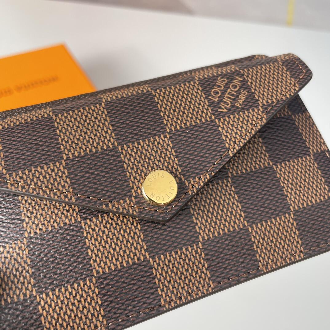 l**is V*t*n wallet-13x8.5cm