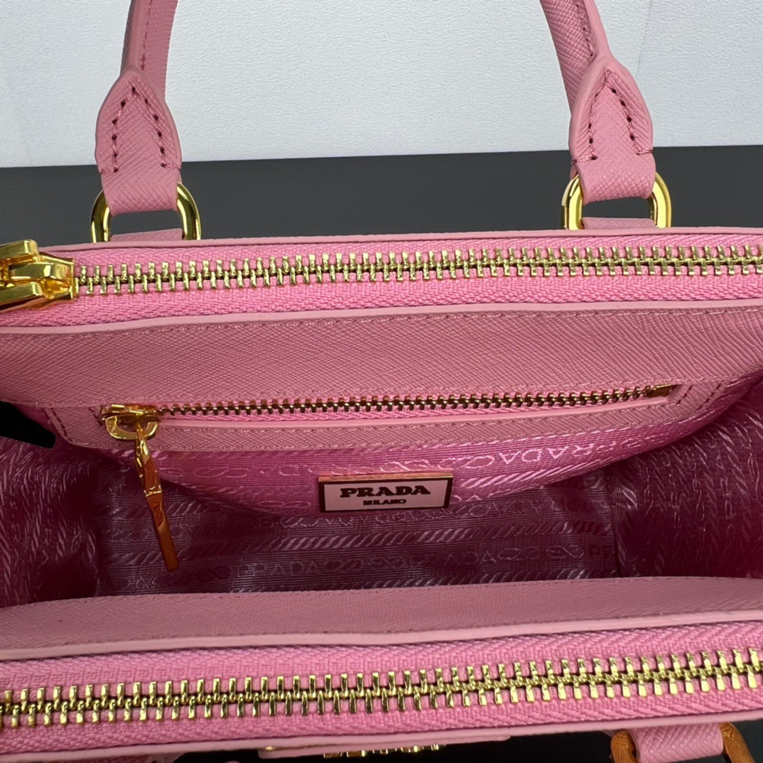 Pra*a bag-20*15*9.5cm