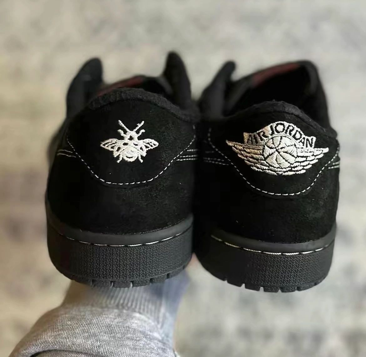 TRAVIS SCOTT X AIR JORDAN 1 LOW OG “BLACK PHANTOM” DM7866-001