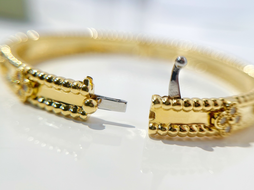 Van Cleef &Arpels Bracelet
