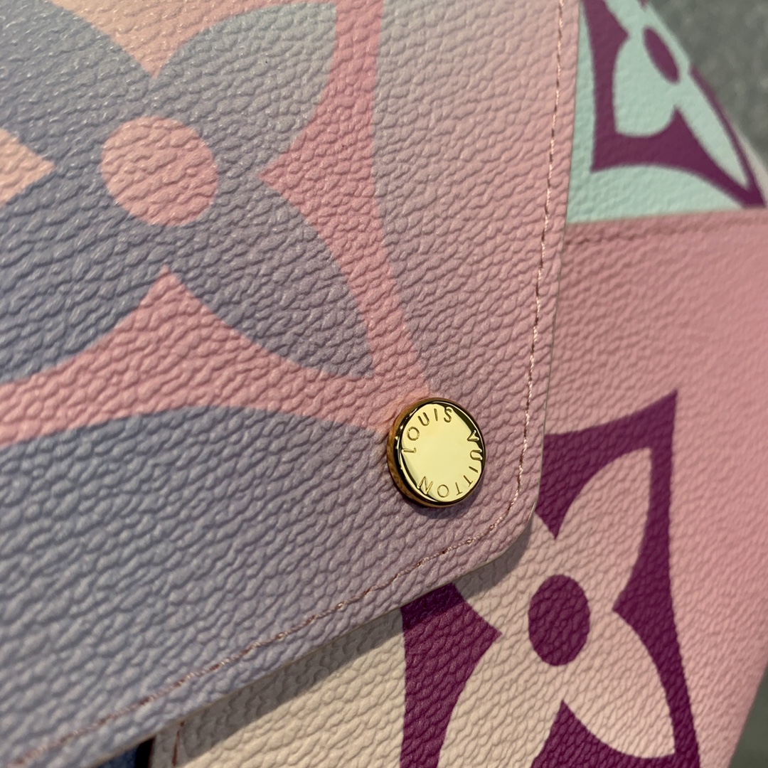 l**is V*t*n pochette kirigami bag-15.5*11.5*0.5cm