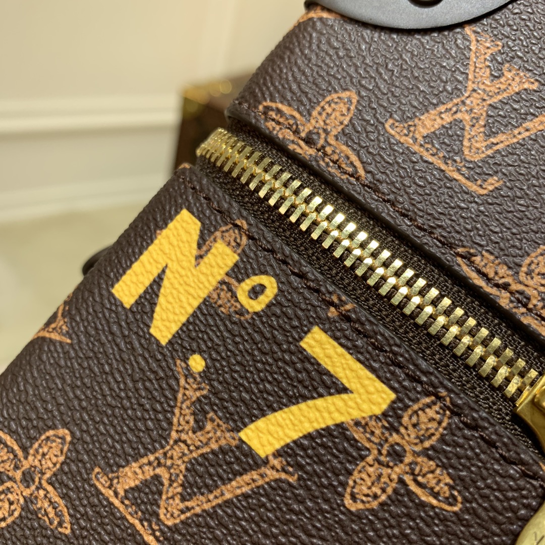 LV Vertical Box Trunk- M59664-15.5*22*7.5CM