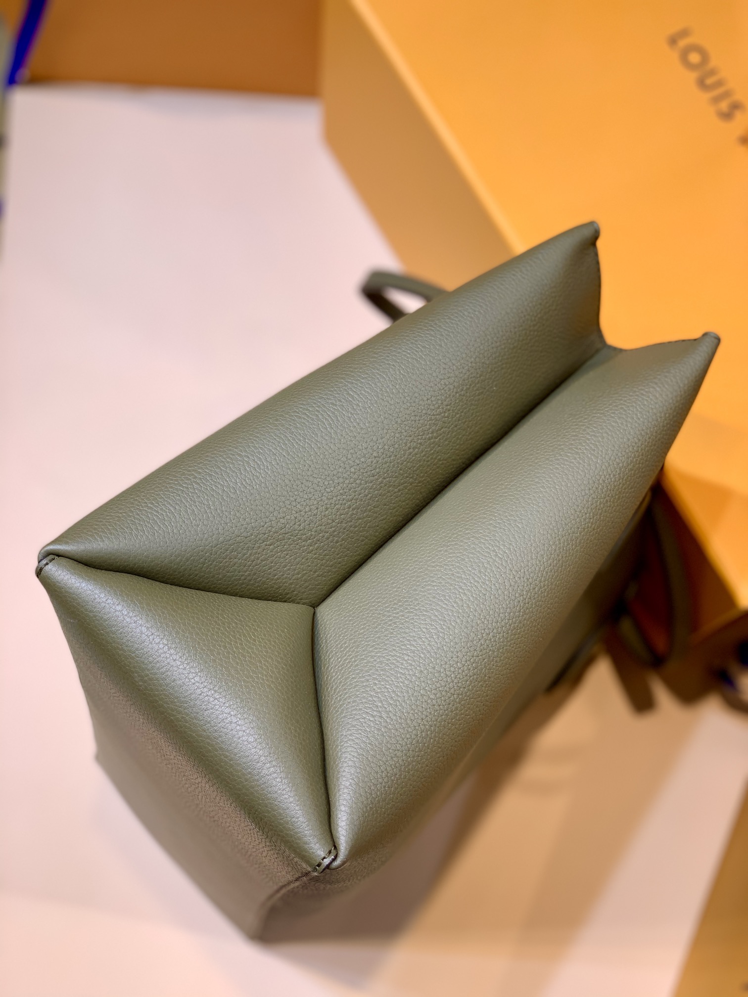 l**is V*t*n lockme handbags m57345-42*28*15cm