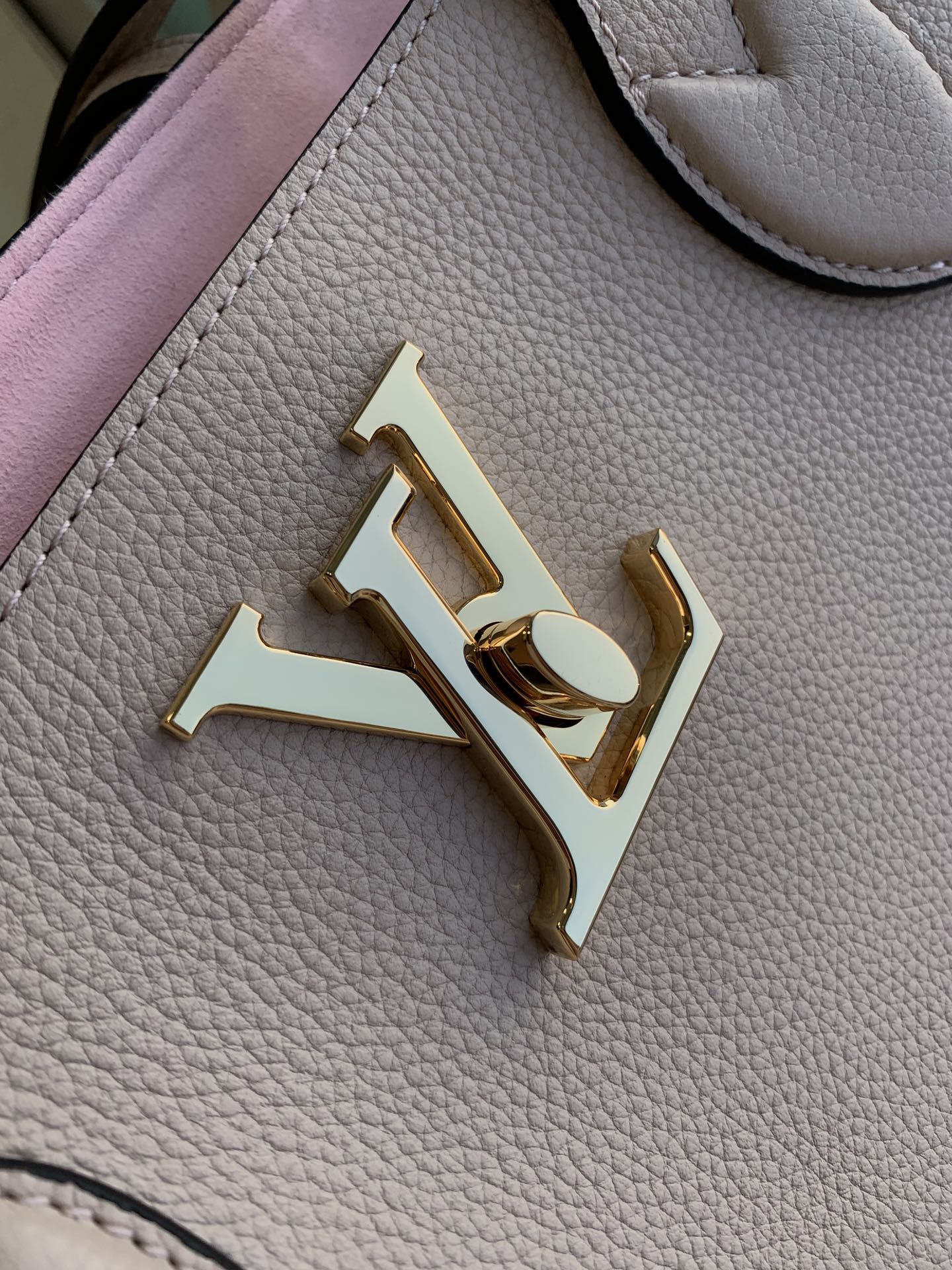 l**is V*t*n lockme handbags m57345-42*28*15cm