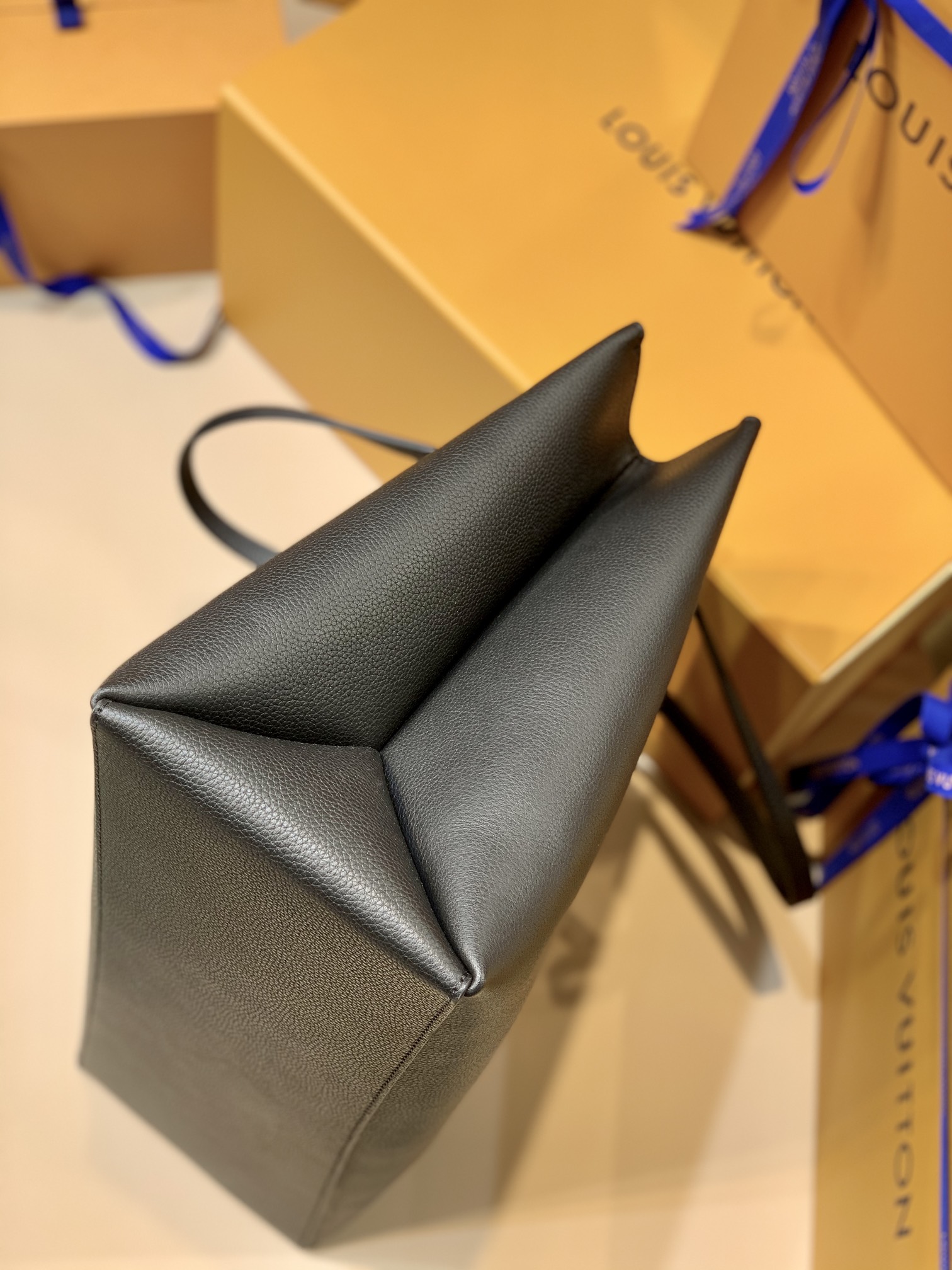 l**is V*t*n lockme handbags m57345-42*28*15cm