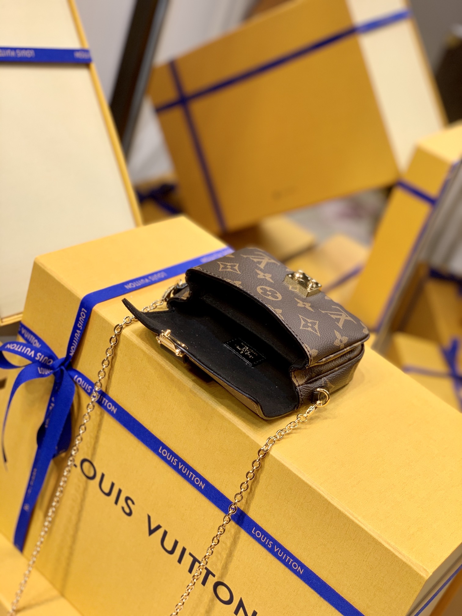 l**is V*t*n micro metis handbags-14*11* 3.5 cm