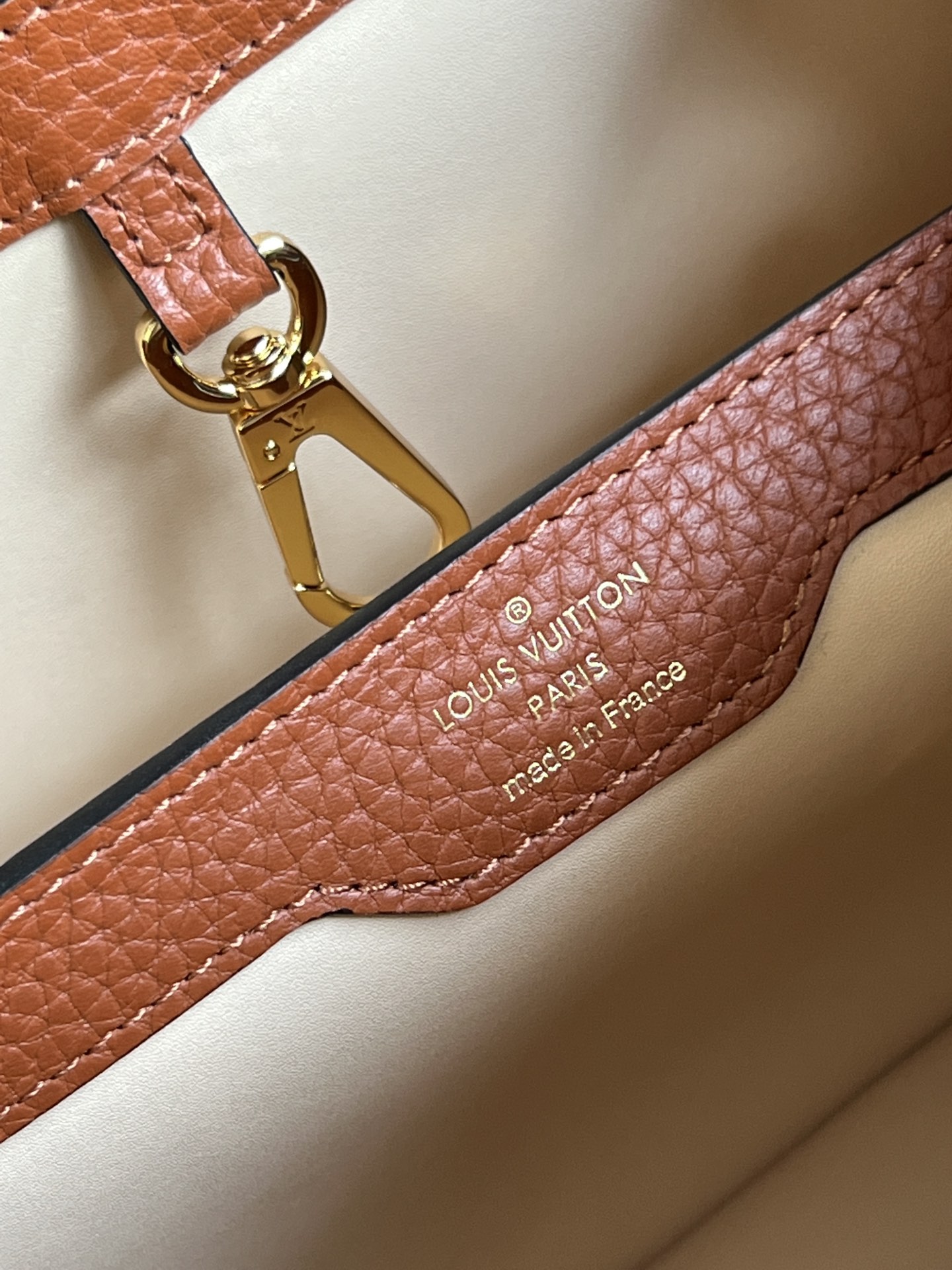 l**is V*t*n capucines handlebag-27*18*9&32*20*11cm