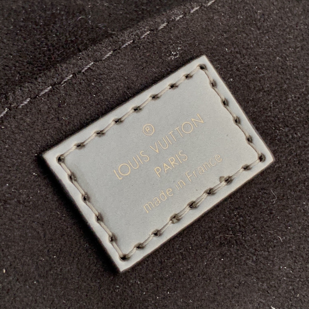 l**is V*t*n petie sac plat tote-17*14*5.5cm