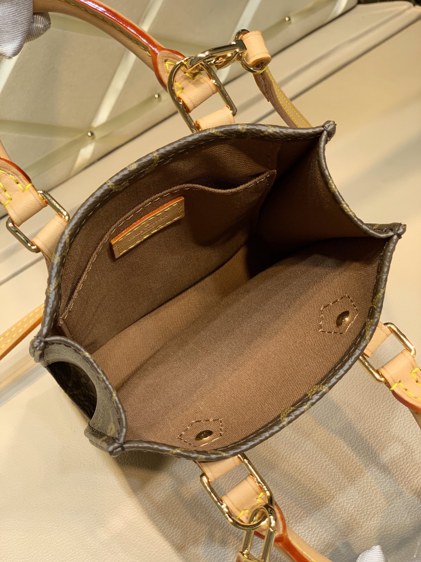 l**is V*t*n petie sac plat tote-17*14*5.5cm