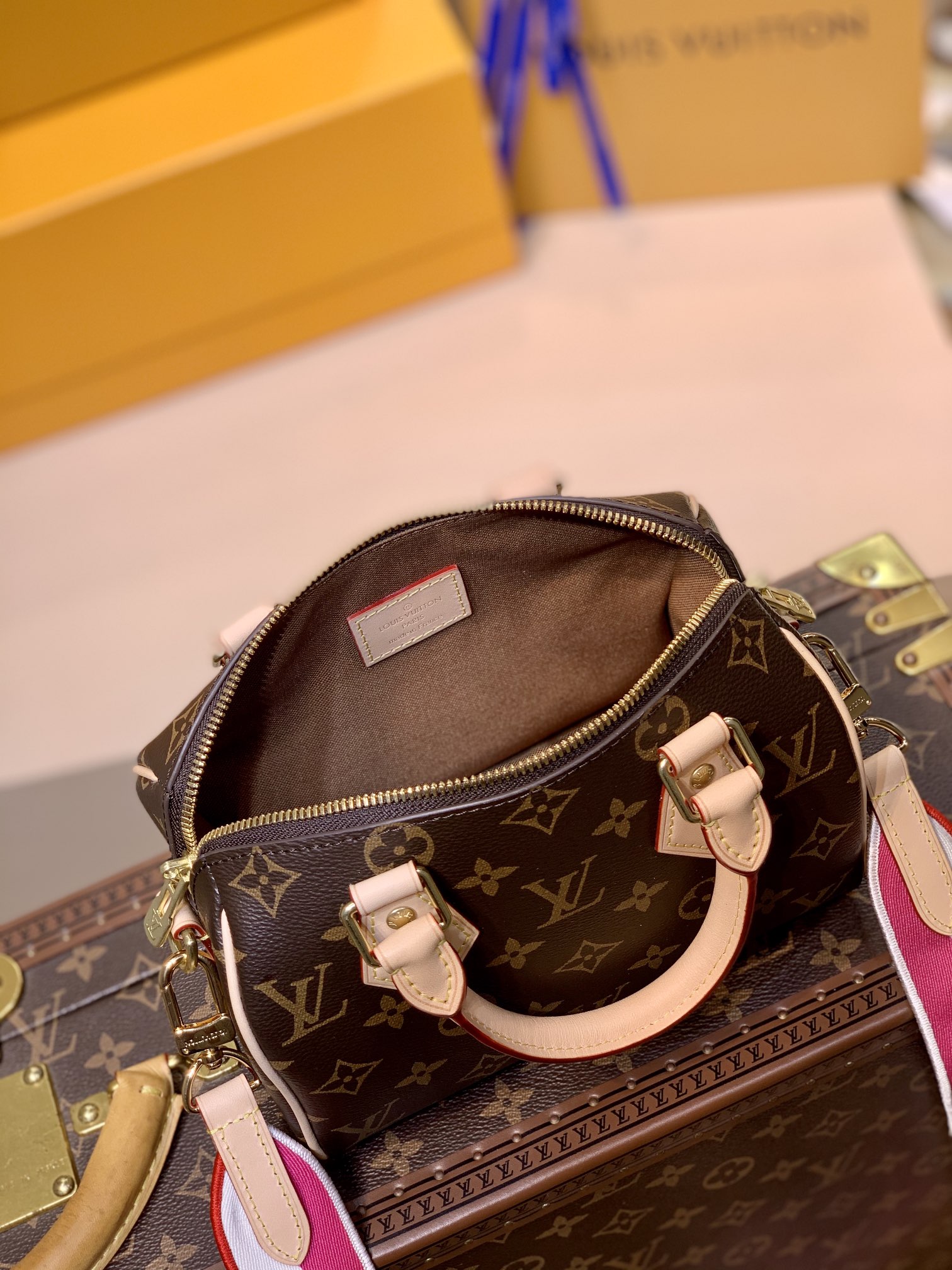 l**is V*t*n speedy-m41114-20x 13.5x 11.5cm