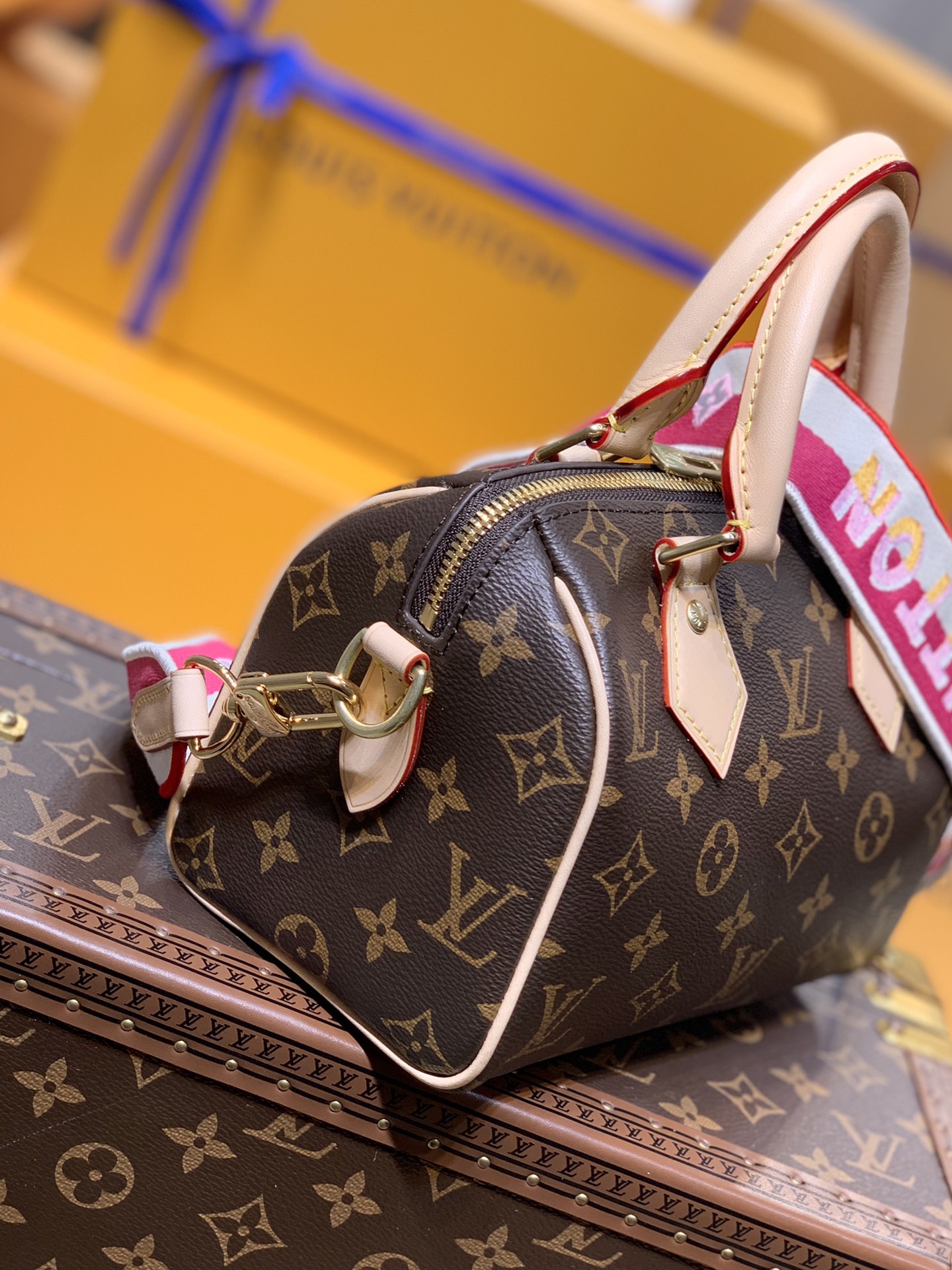 l**is V*t*n speedy-m41114-20x 13.5x 11.5cm