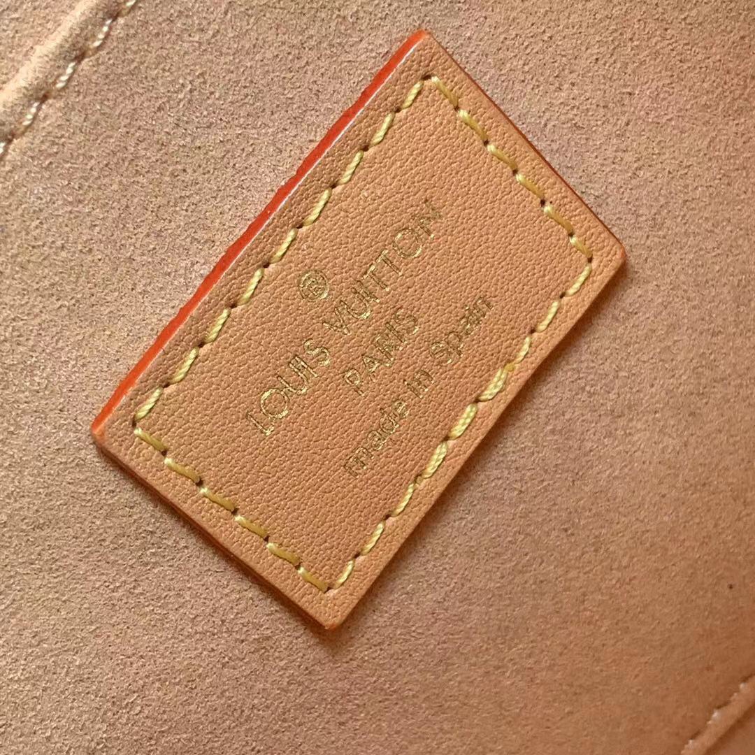 l**is V*t*n since 1854 dauphine-20*15*9cm