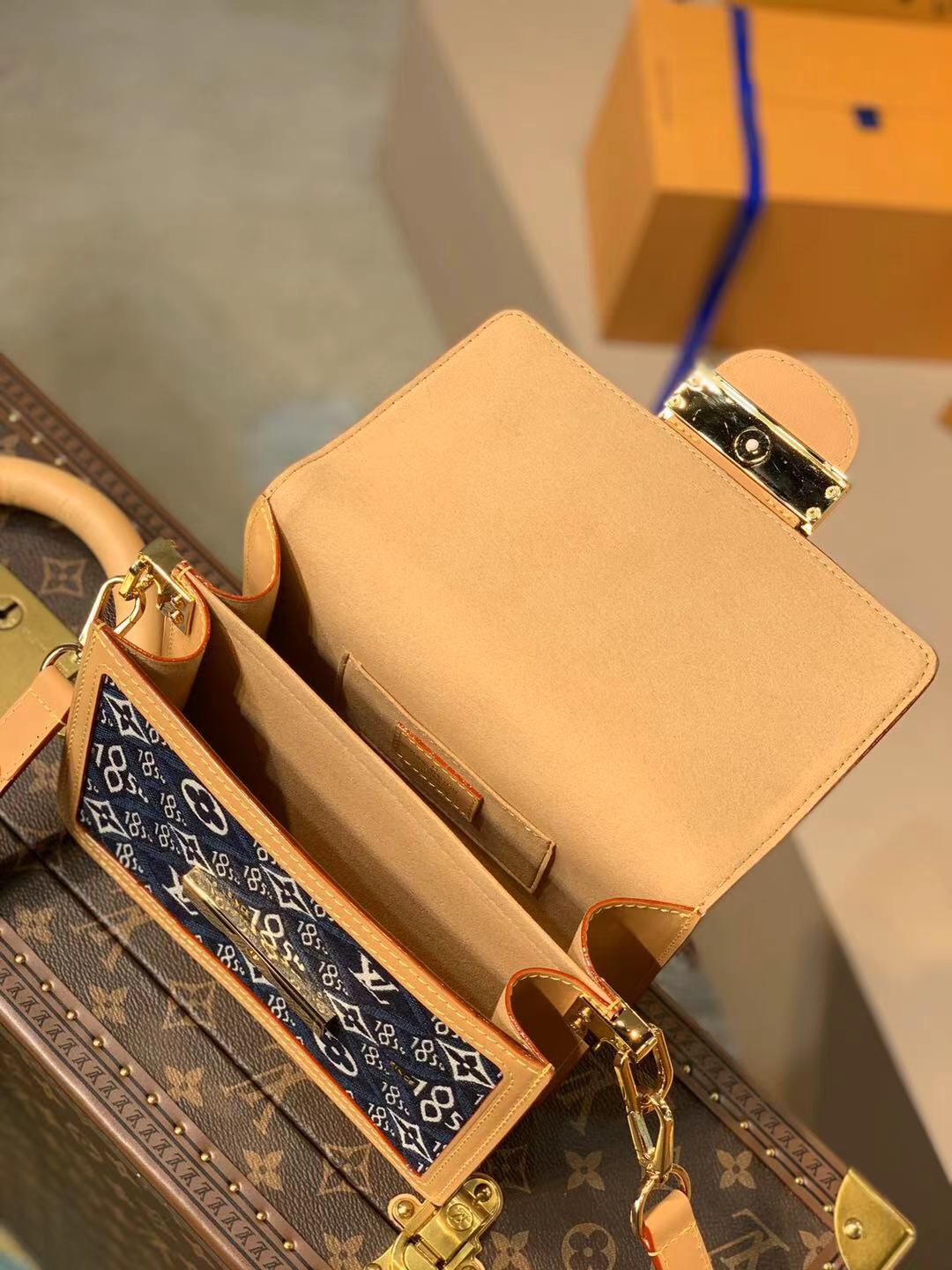 l**is V*t*n since 1854 dauphine-20*15*9cm