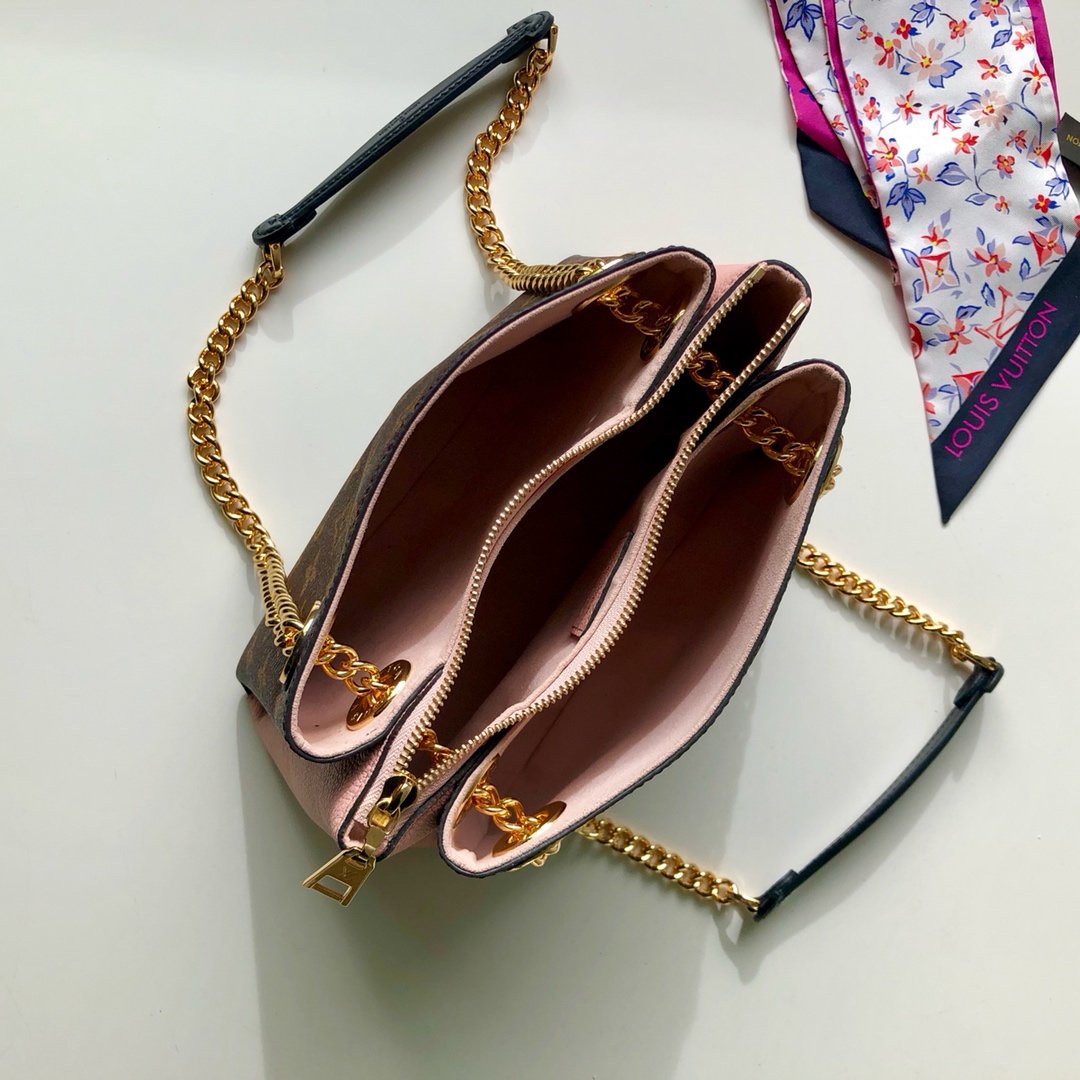 l**is V*t*n surene bb-24*17*11cm