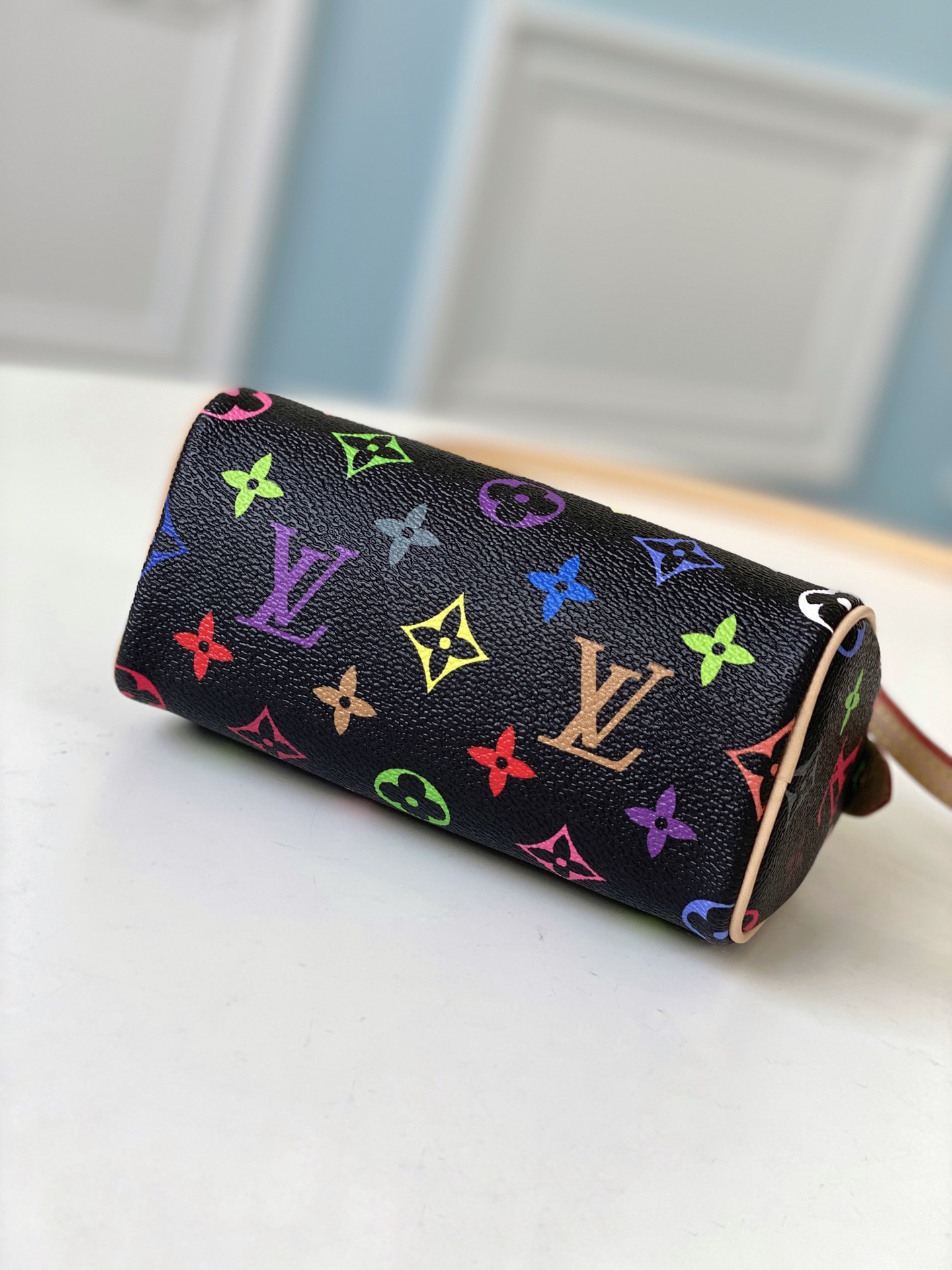 l**is V*t*n nano speedy-16cm