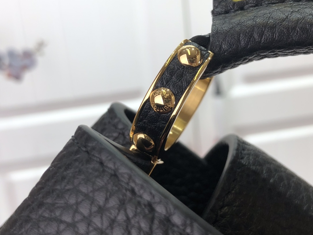 l**is V*t*n capucines bag-27*18*9cm