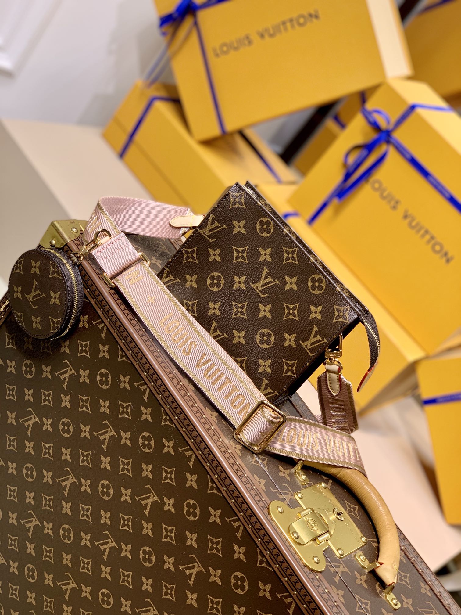 l**is V*t*n m47546 toiletry handbags- 26-19.0x15.0x6cm