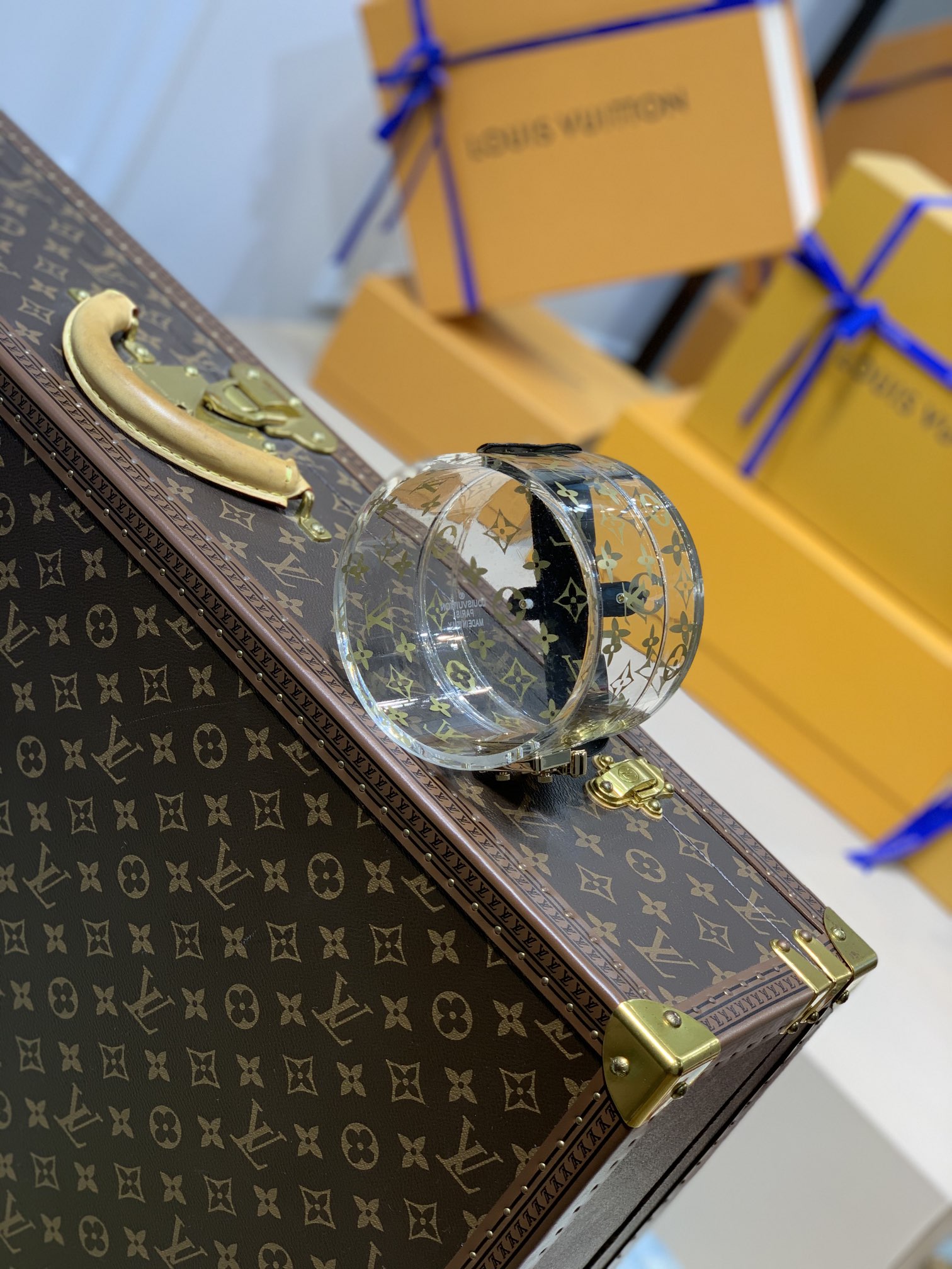 l**is V*t*n gi0645 scott-12.5x12.5x12.5cm