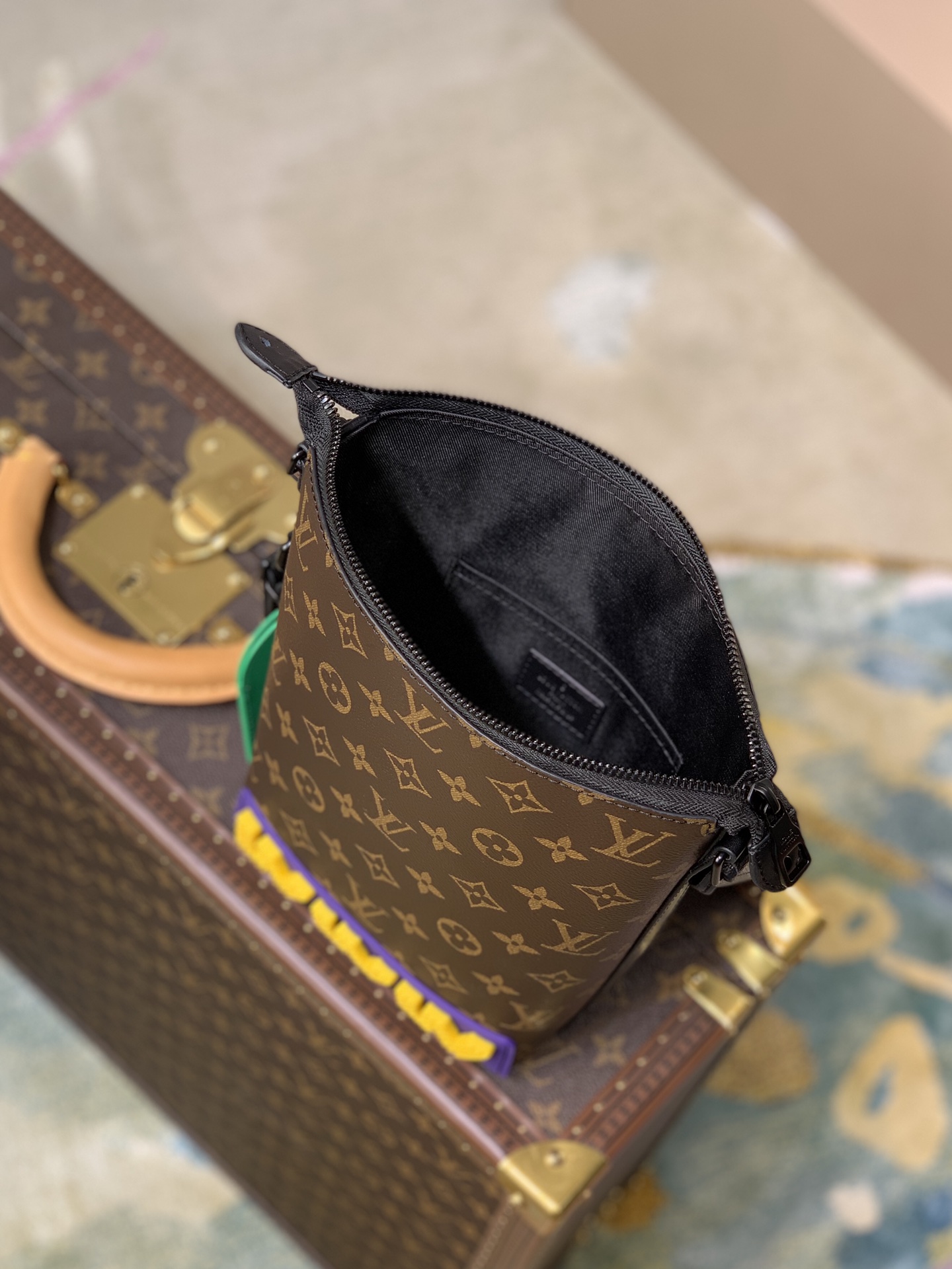 l**is V*t*n cruiser handbags-25*22.5*13cm