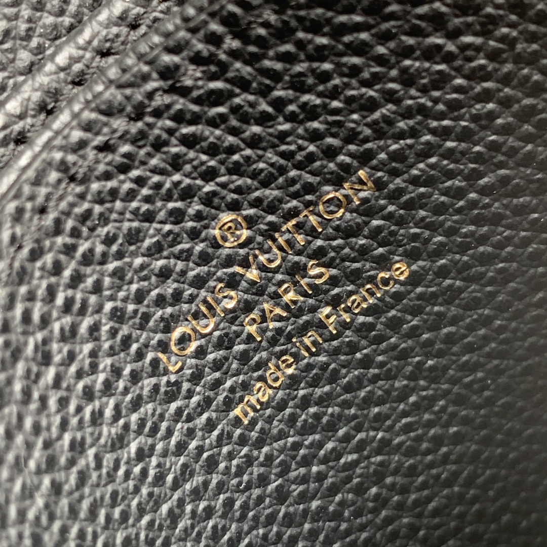 l**is V*t*n zippy wallet-11*8.5*12cm