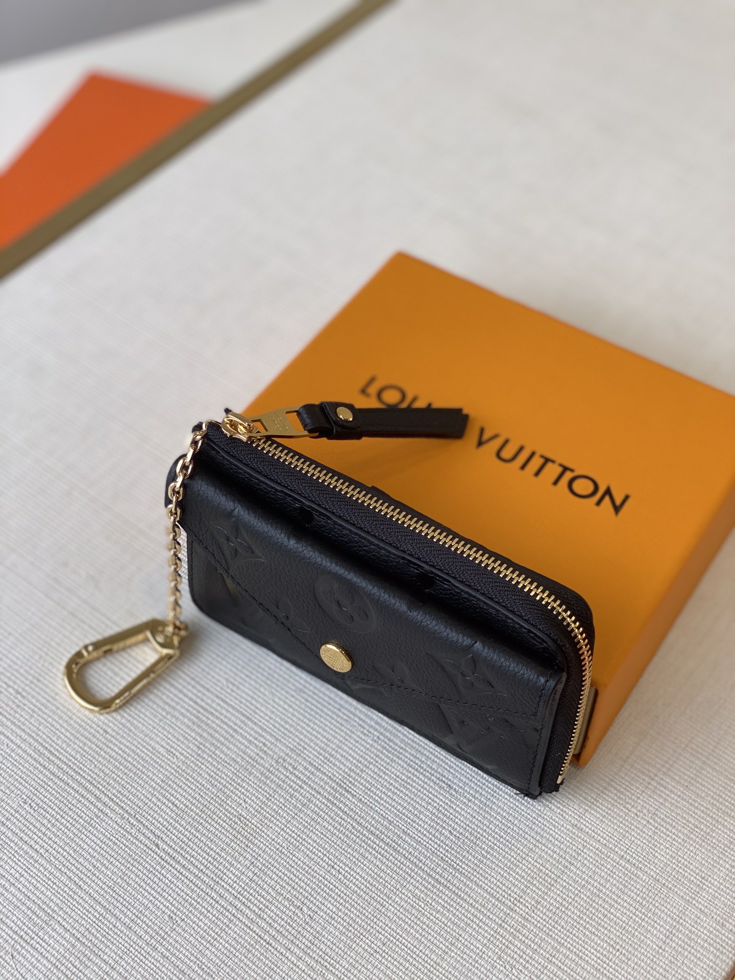 l**is V*t*n card holder recto verso-13x8.5cm