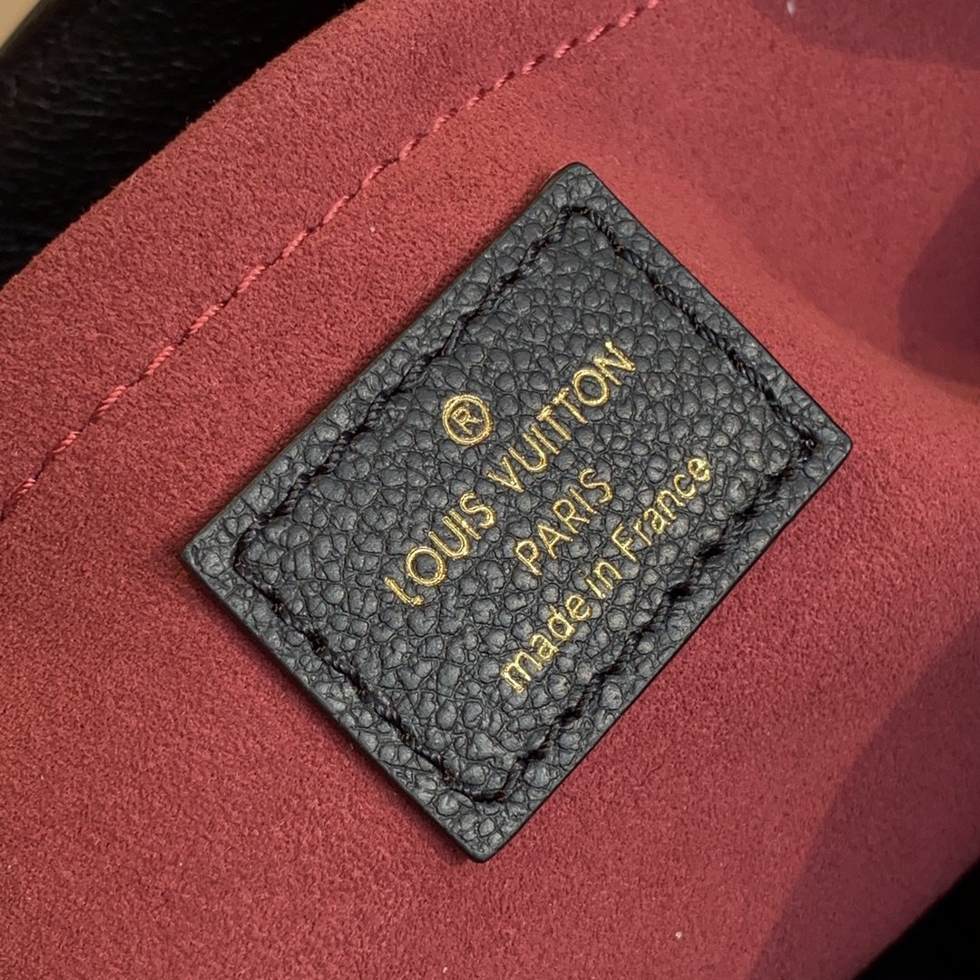 l**is V*t*n montaigne mm-33*23*15cm